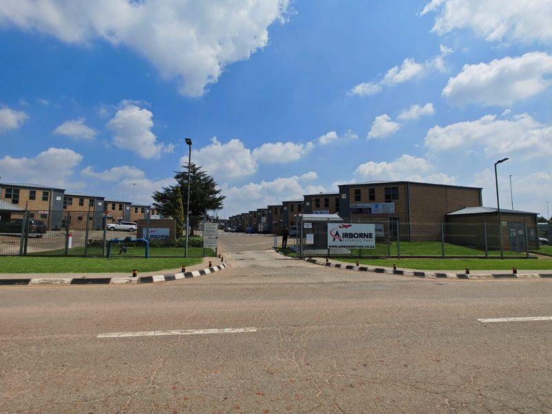 Industrial To Rent in Bartlett - Photo 2