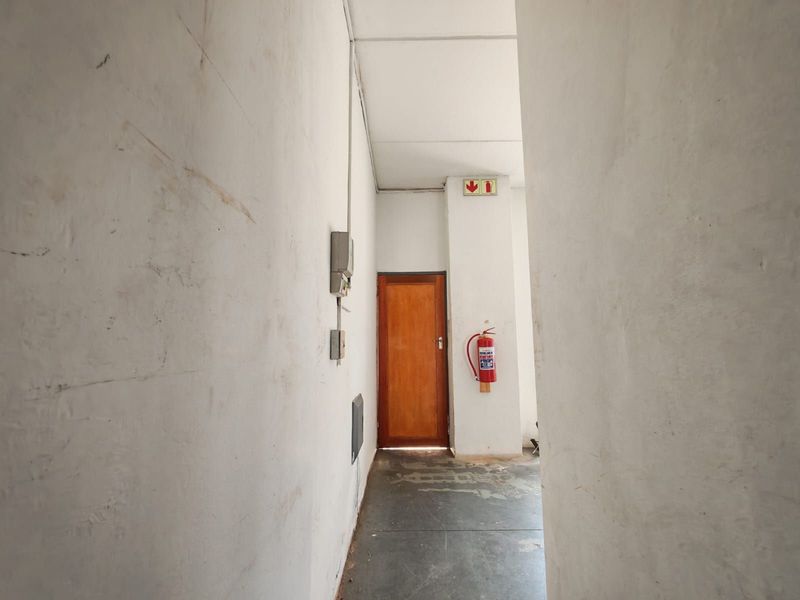 Industrial To Rent in Bartlett - Photo 9