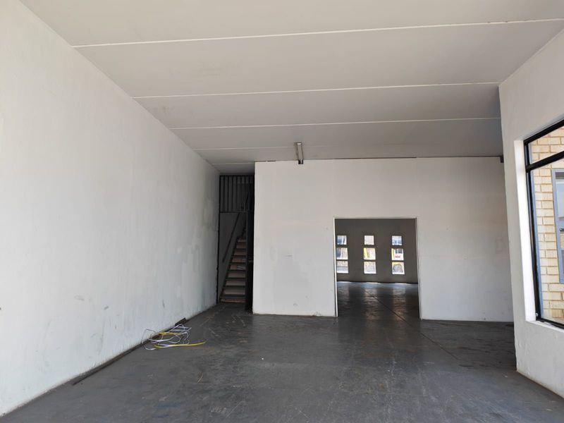 Industrial To Rent in Bartlett - Photo 6