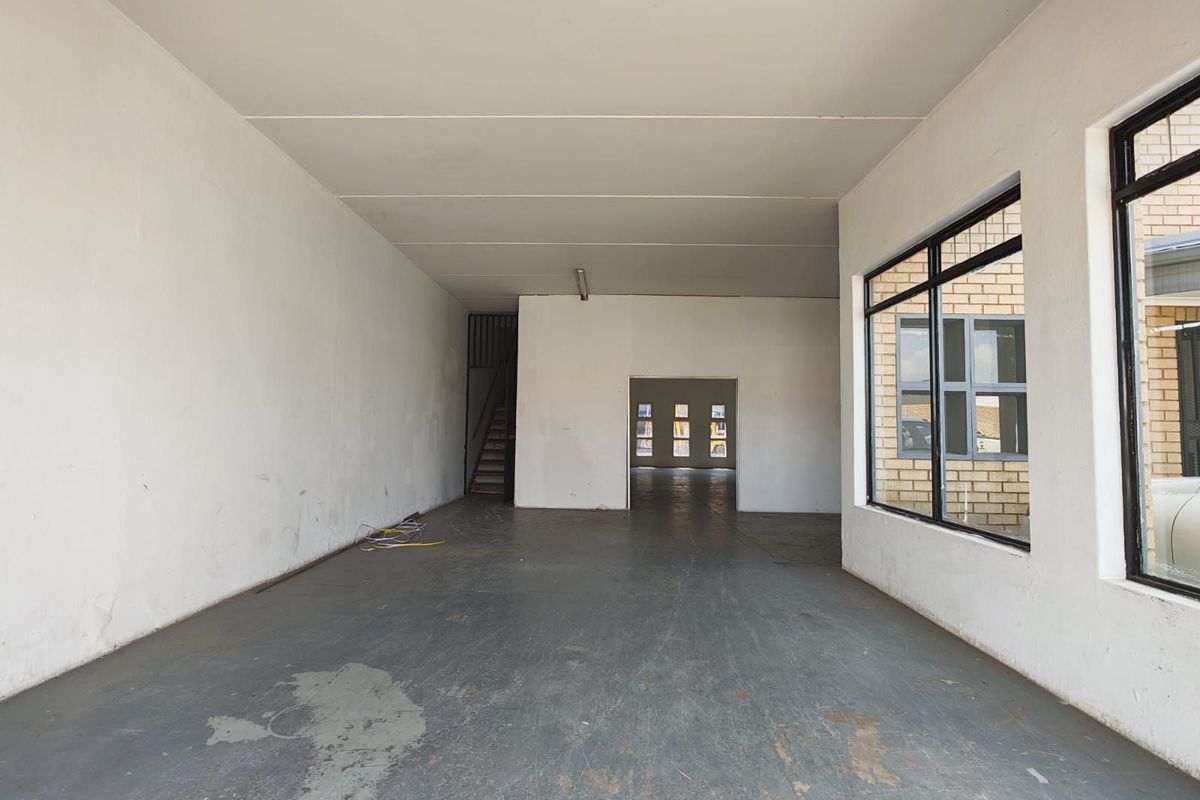 Industrial To Rent in Bartlett - Photo 5