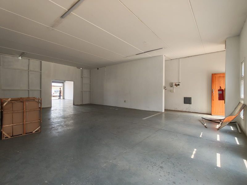 Industrial To Rent in Bartlett - Photo 9