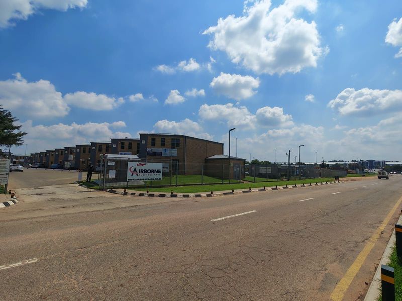 Industrial To Rent in Bartlett - Photo 4