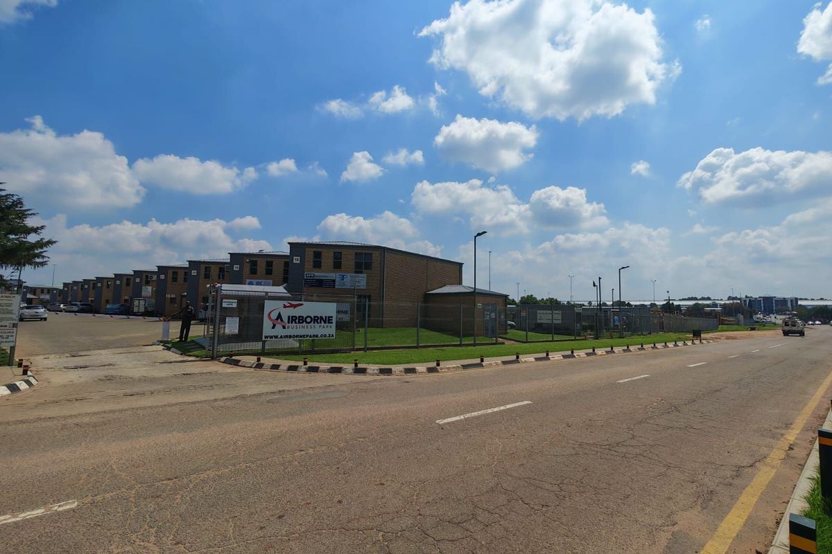 Industrial To Rent in Bartlett - Photo 4