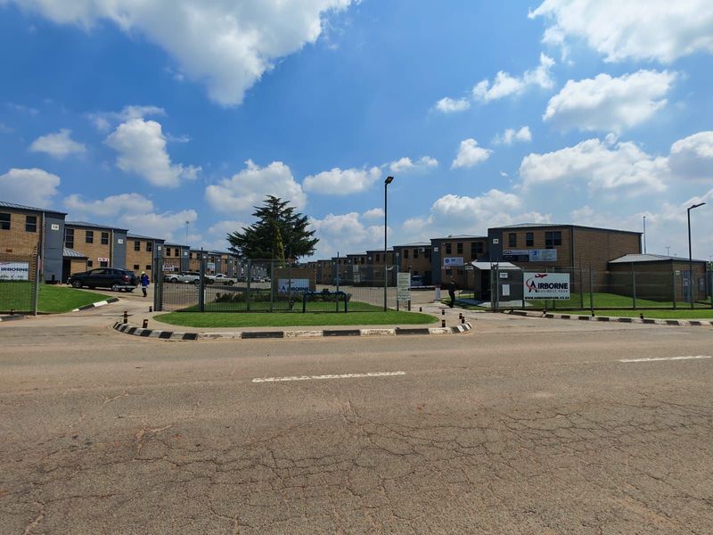 Industrial To Rent in Bartlett - Photo 3