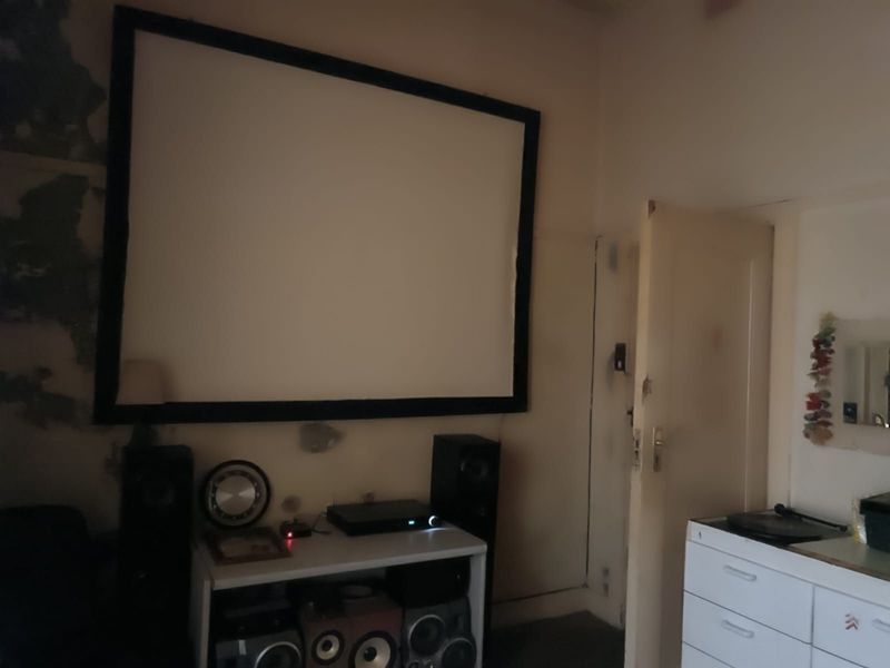 House For Sale in Yeoville - Photo 9