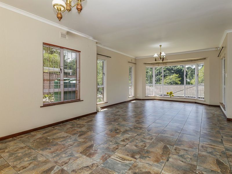 Townhouse For Sale in Assagay - Photo 5