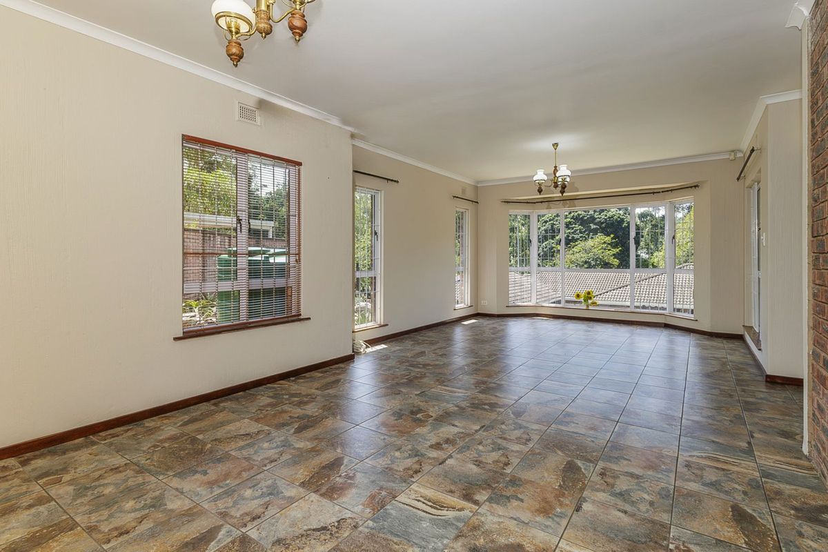 Townhouse For Sale in Assagay - Photo 5