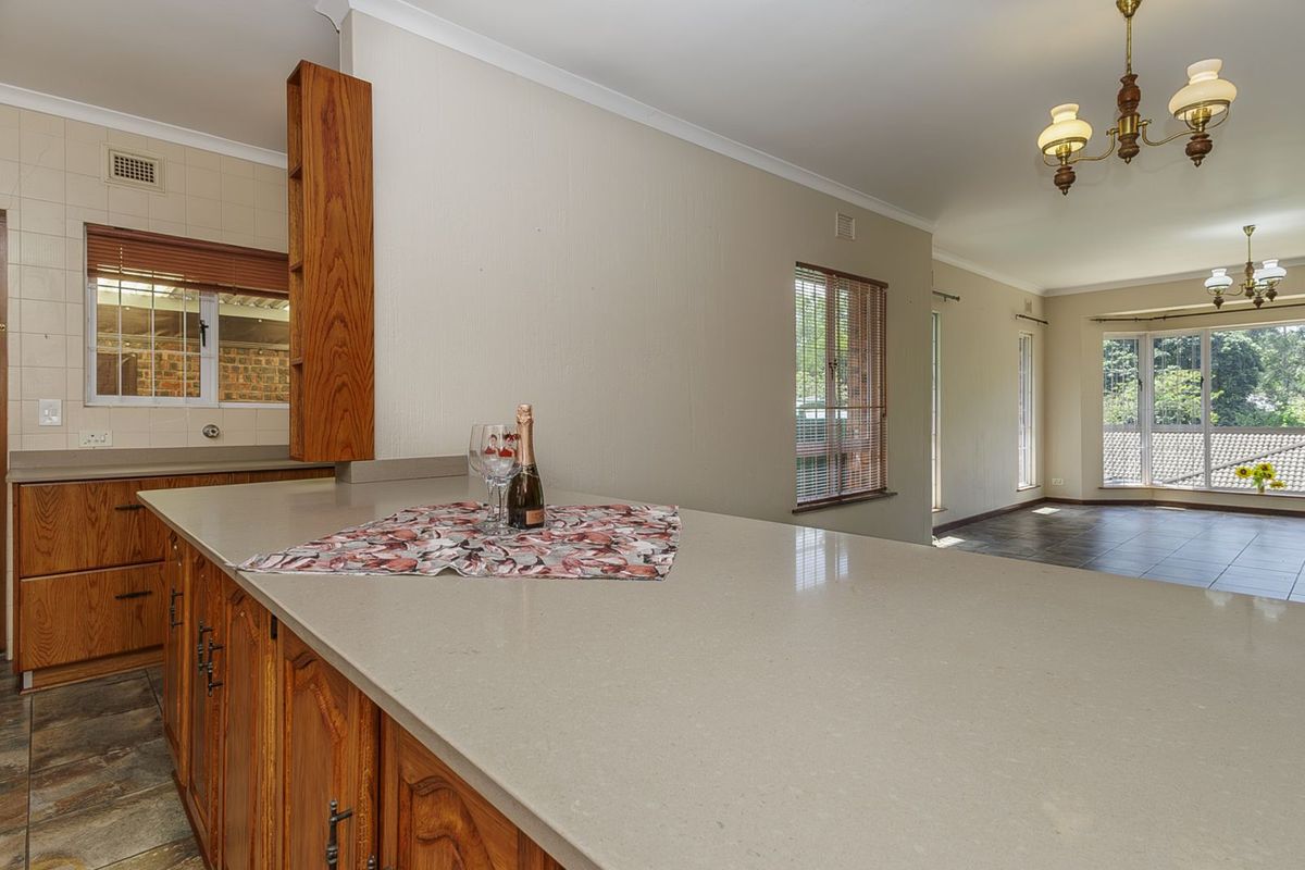 Townhouse For Sale in Assagay - Photo 2