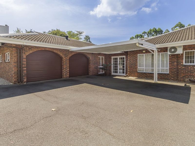 Townhouse For Sale in Assagay - Photo 4