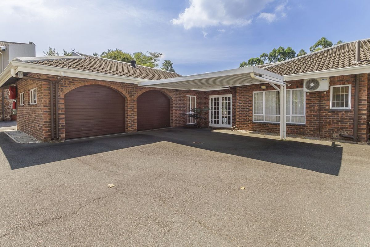 Townhouse For Sale in Assagay - Photo 4