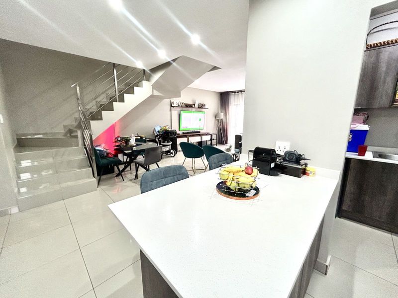 Townhouse To Rent in Equestria - Photo 9