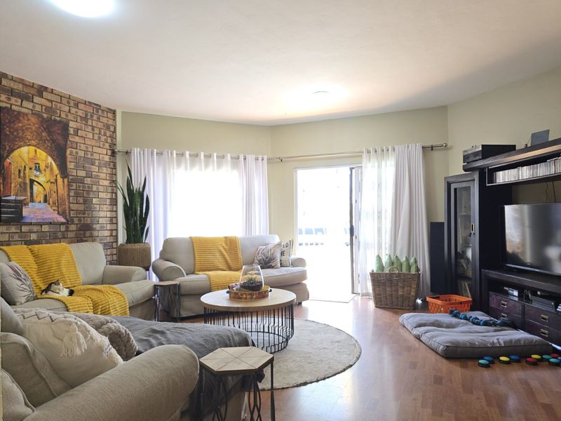 House For Sale in Zwartkop - Photo 8