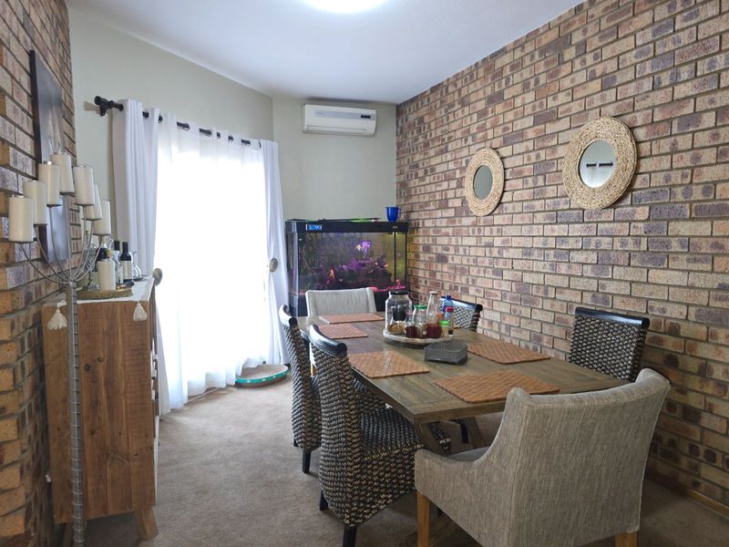 House For Sale in Zwartkop - Photo 6