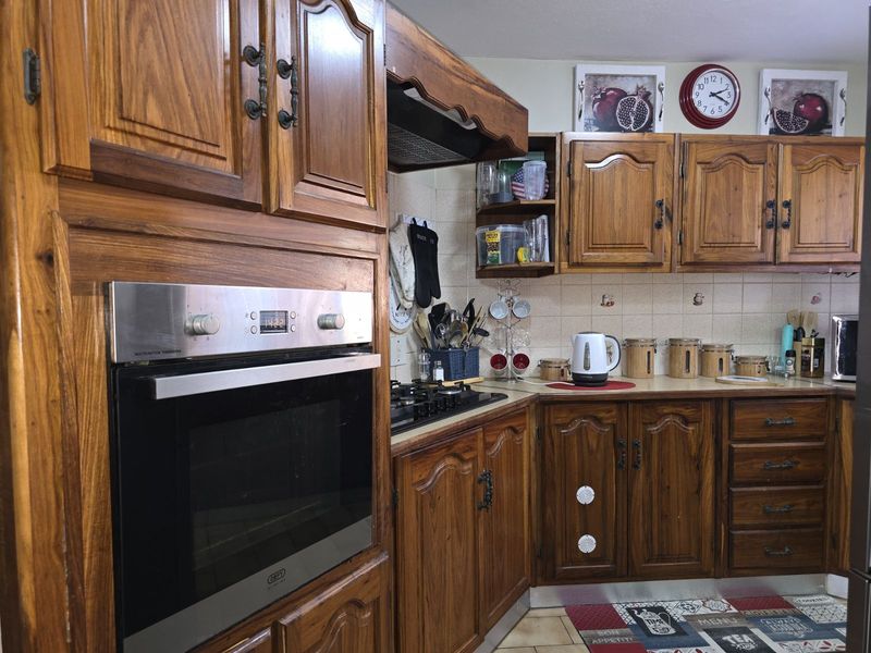 House For Sale in Zwartkop - Photo 10