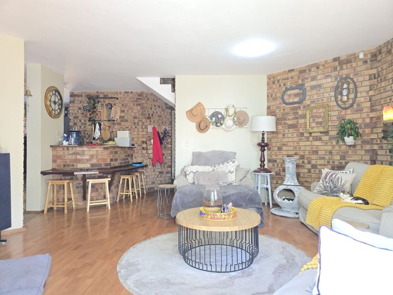 House For Sale in Zwartkop - Photo 9