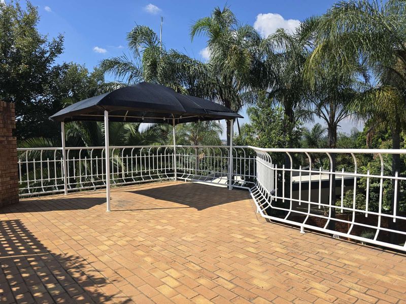 House For Sale in Zwartkop - Photo 3