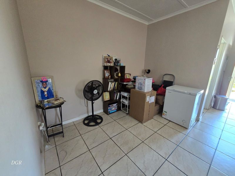 House For Sale in Diamant Park - Photo 10