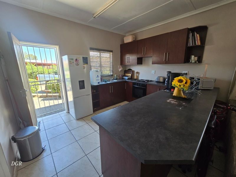 House For Sale in Diamant Park - Photo 5