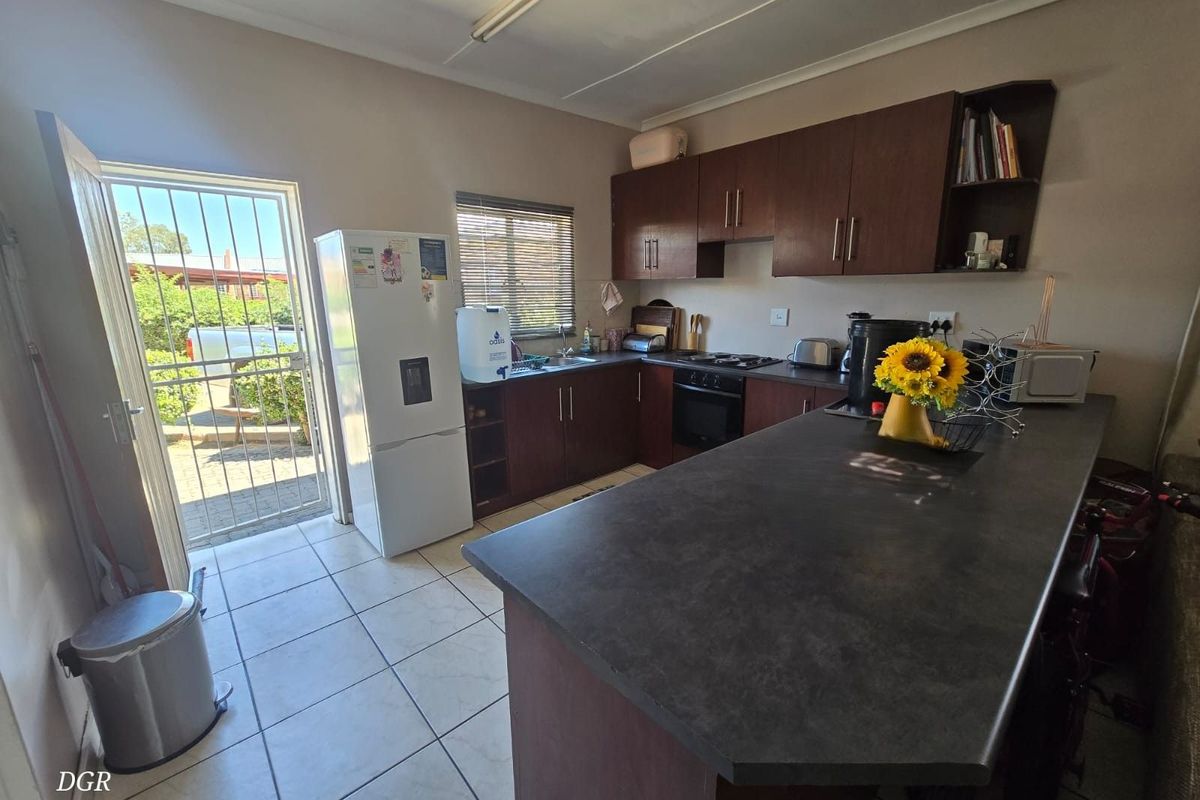 House For Sale in Diamant Park - Photo 5