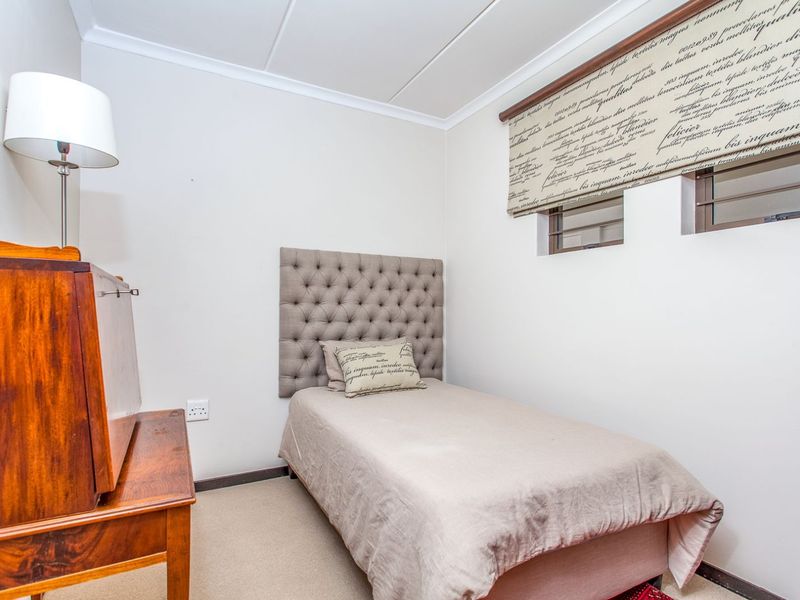 Apartment For Sale in Featherbrooke Hills Retirement Village - Photo 8