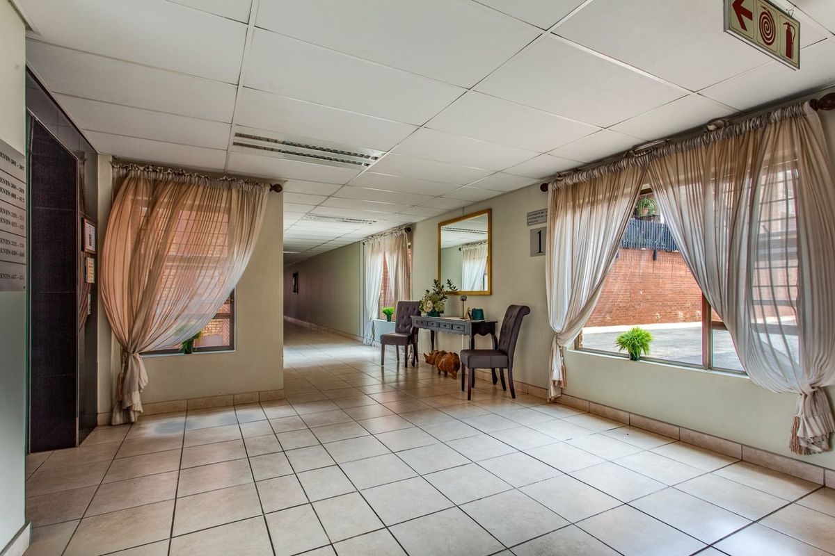 Apartment For Sale in Featherbrooke Hills Retirement Village - Photo 2