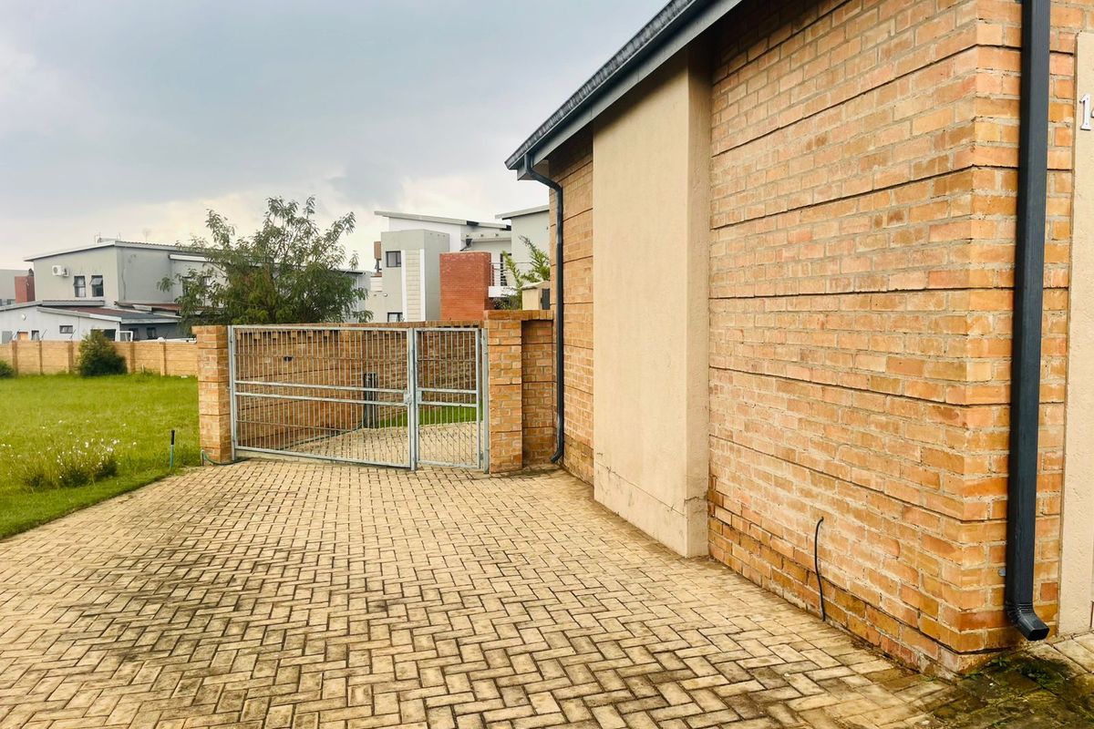 House For Sale in Bendor - Photo 2