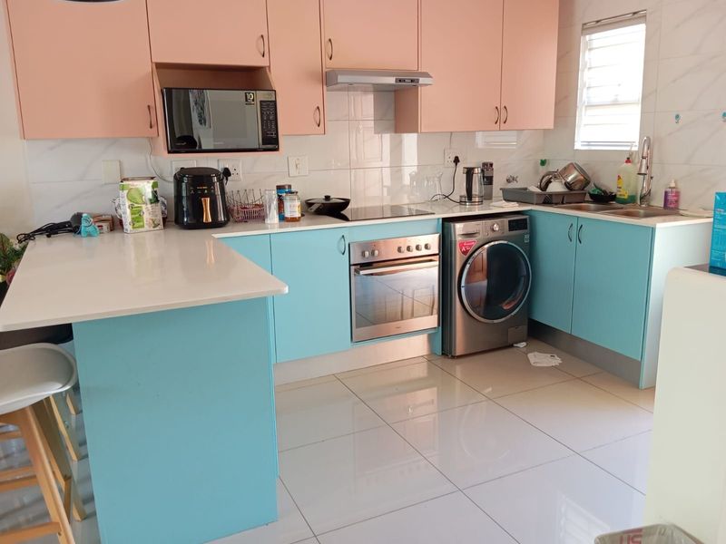 Townhouse For Sale in Broadacres - Photo 3