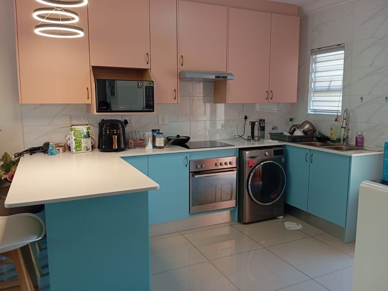 Townhouse For Sale in Broadacres - Photo 5