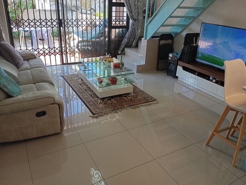 Townhouse For Sale in Broadacres - Photo 9