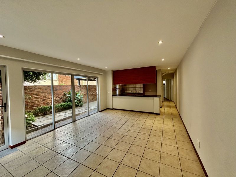 Townhouse For Sale in Olympus AH - Photo 6