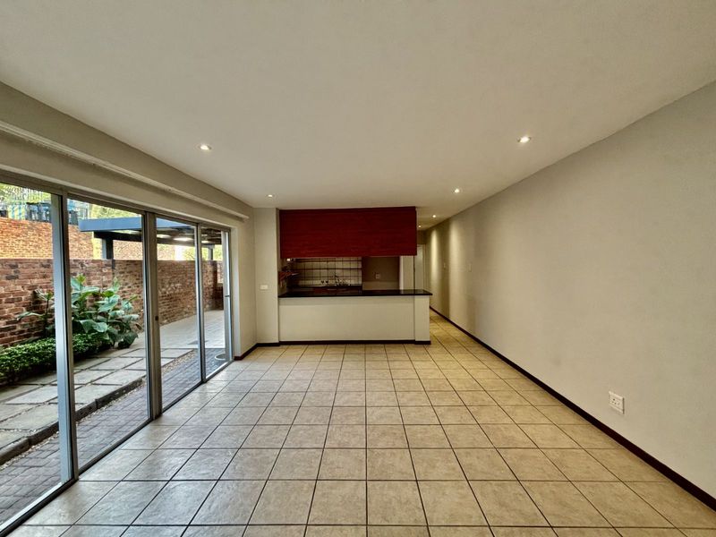 Townhouse For Sale in Olympus AH - Photo 3