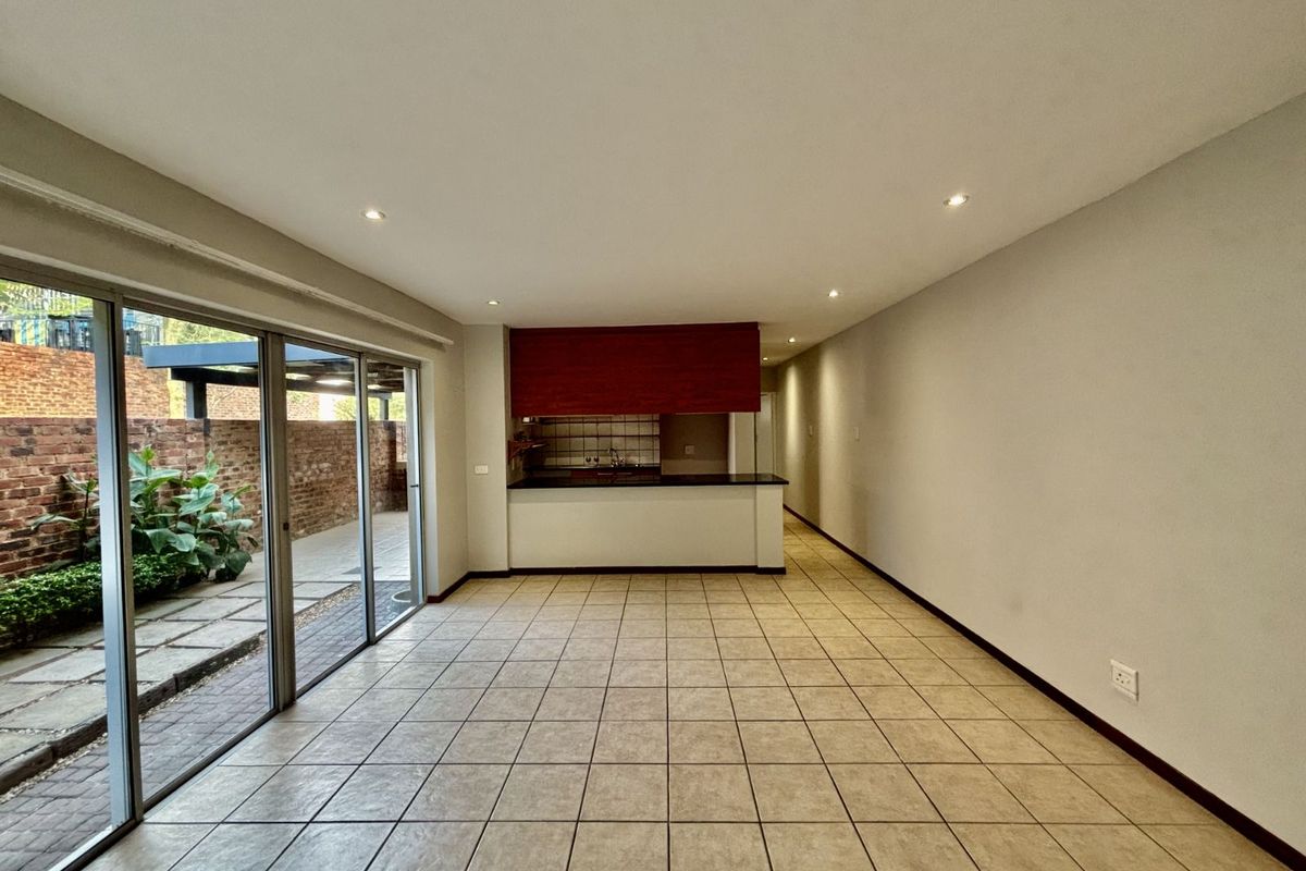 Townhouse For Sale in Olympus AH - Photo 3