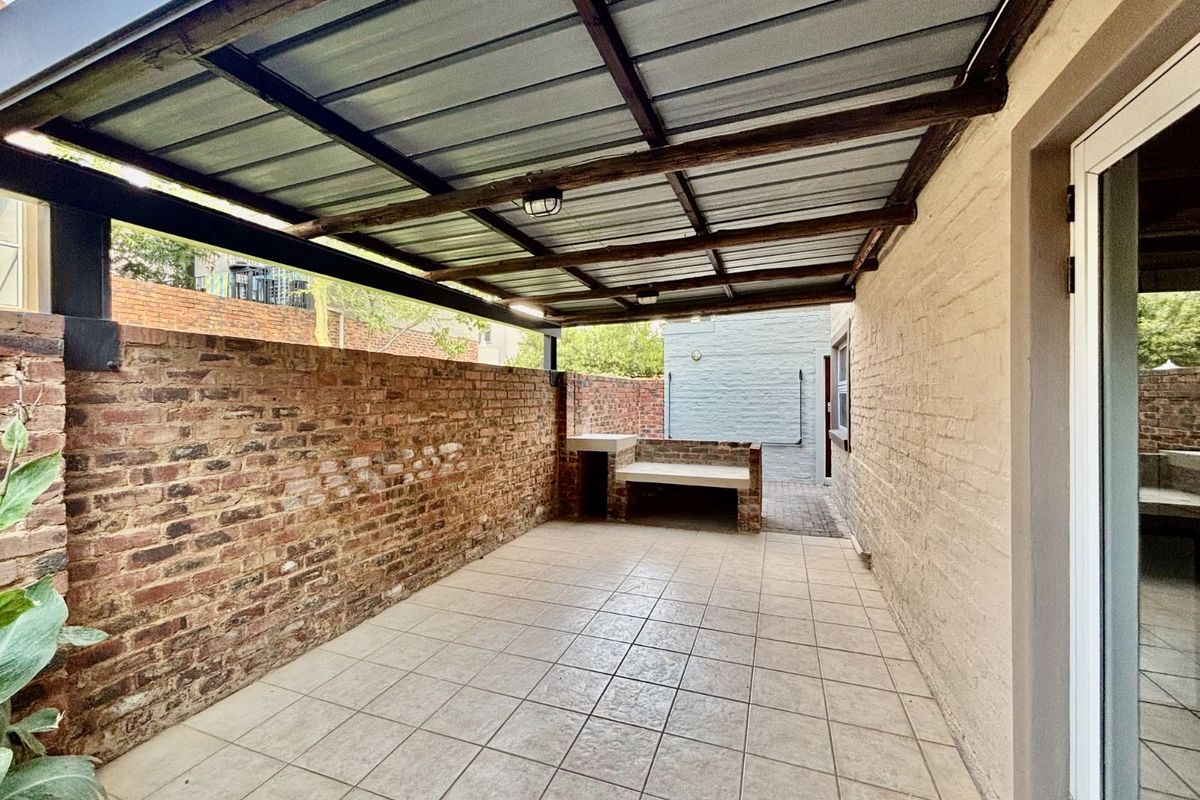 Townhouse For Sale in Olympus AH - Photo 4