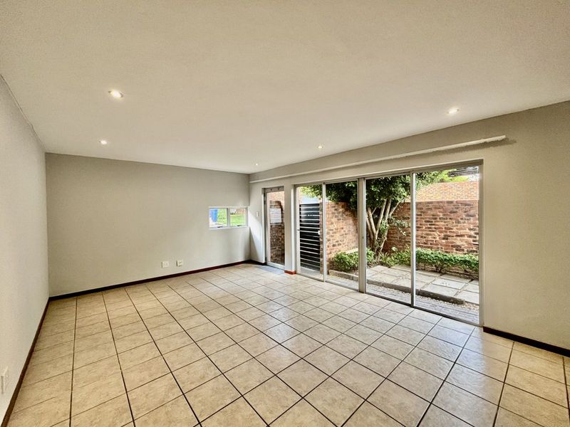 Townhouse For Sale in Olympus AH - Photo 5