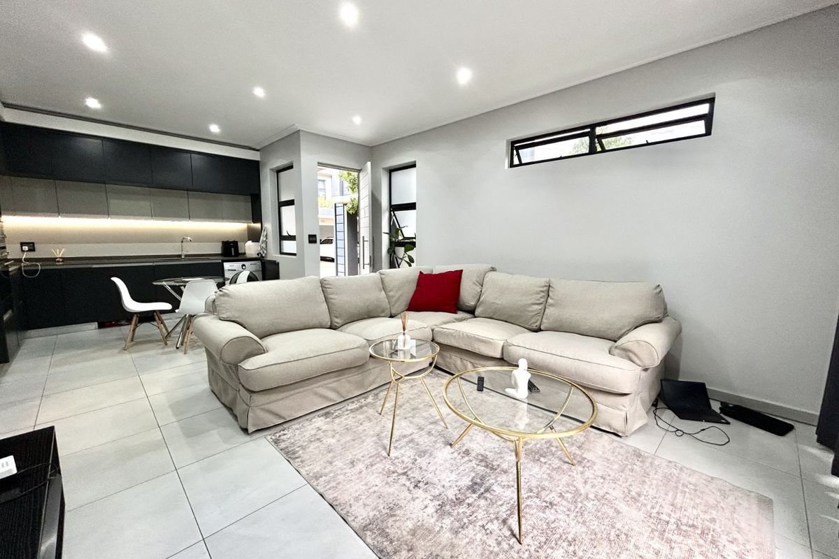 Apartment To Rent in Menlo Park - Photo 3