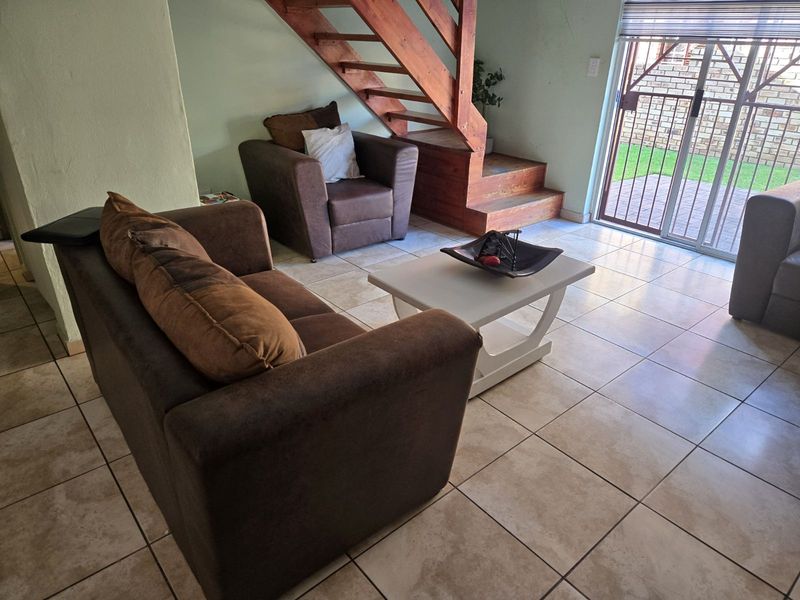 Townhouse For Sale in Willowbrook - Photo 3