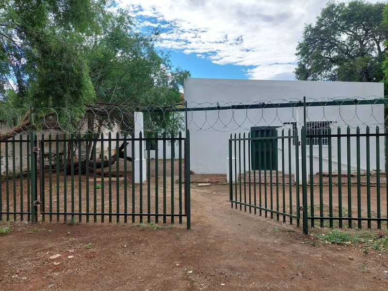 Apartment To Rent in Graaff-Reinet Central - Photo 2
