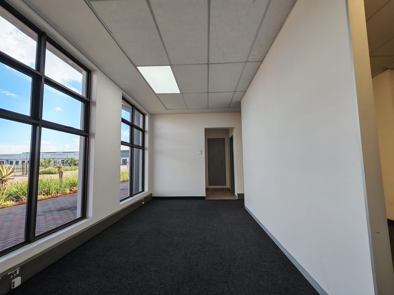 Office To Rent in Glen Marais - Photo 4