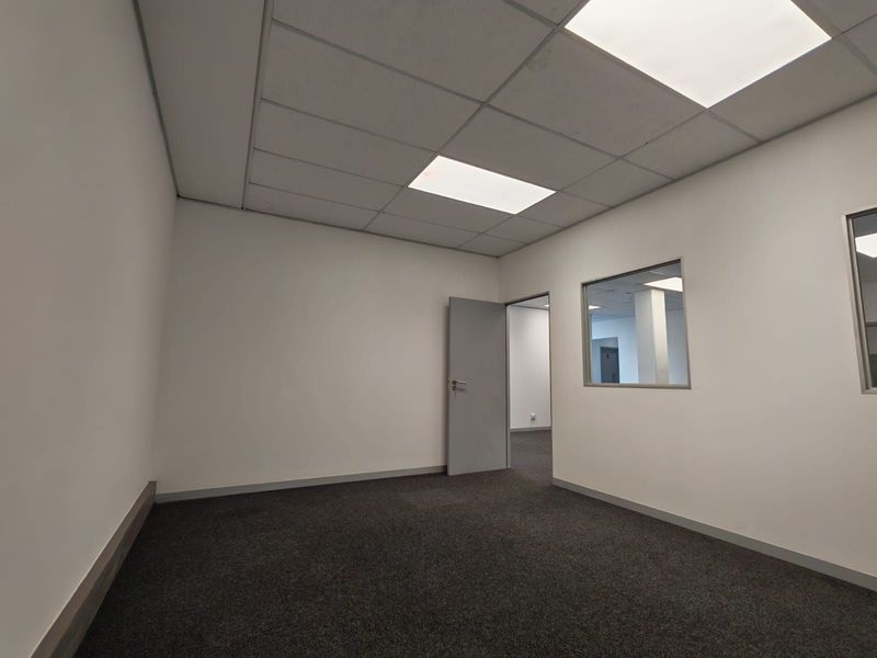 Office To Rent in Glen Marais - Photo 10