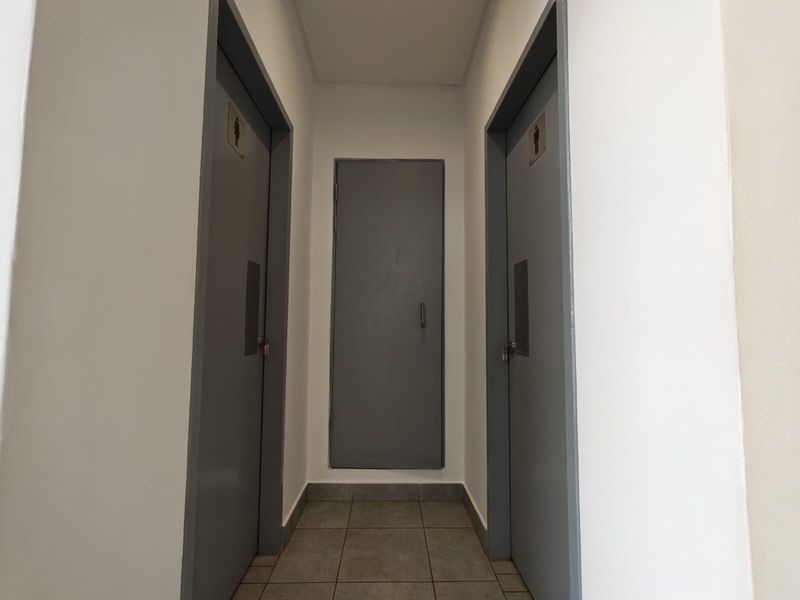 Office To Rent in Glen Marais - Photo 6