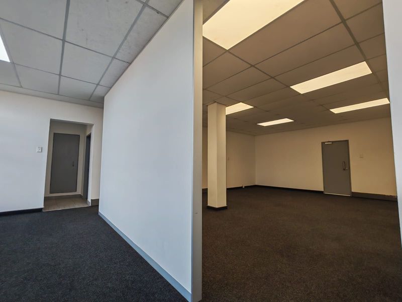 Office To Rent in Glen Marais - Photo 5