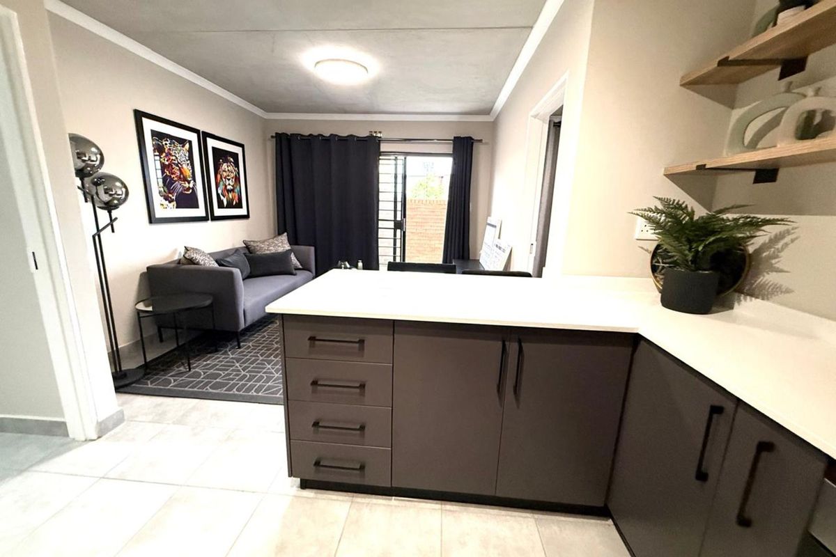 House For Sale in Montana - Photo 4