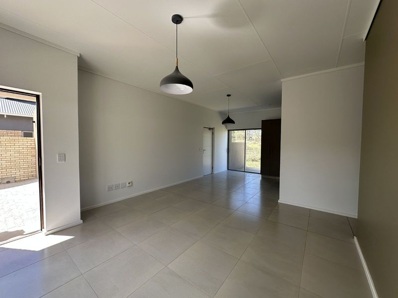 House For Sale in Hansmoeskraal AH - Photo 3