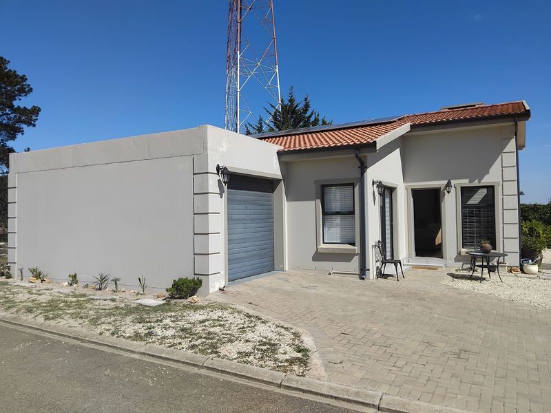 House For Sale in Albertinia Central - Photo 8