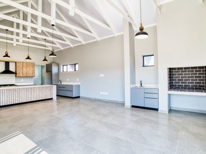 House For Sale in Outeniquasbosch - Photo 10