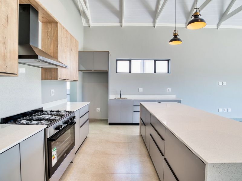 House For Sale in Outeniquasbosch - Photo 4