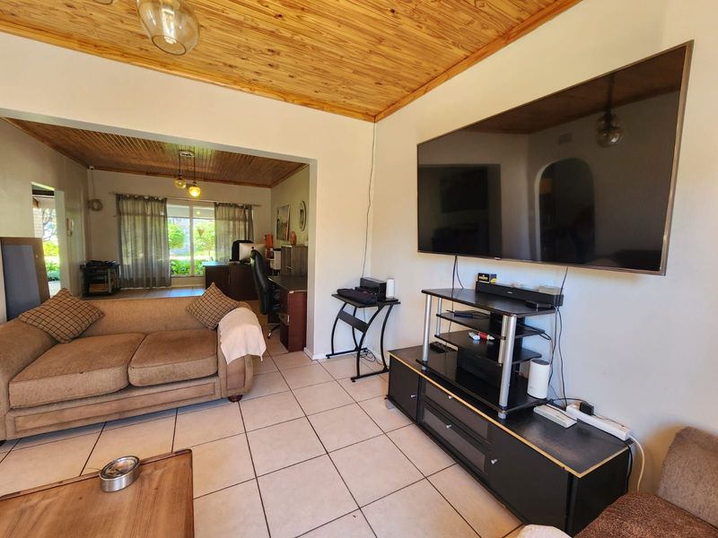 House For Sale in Heuwelsig - Photo 3