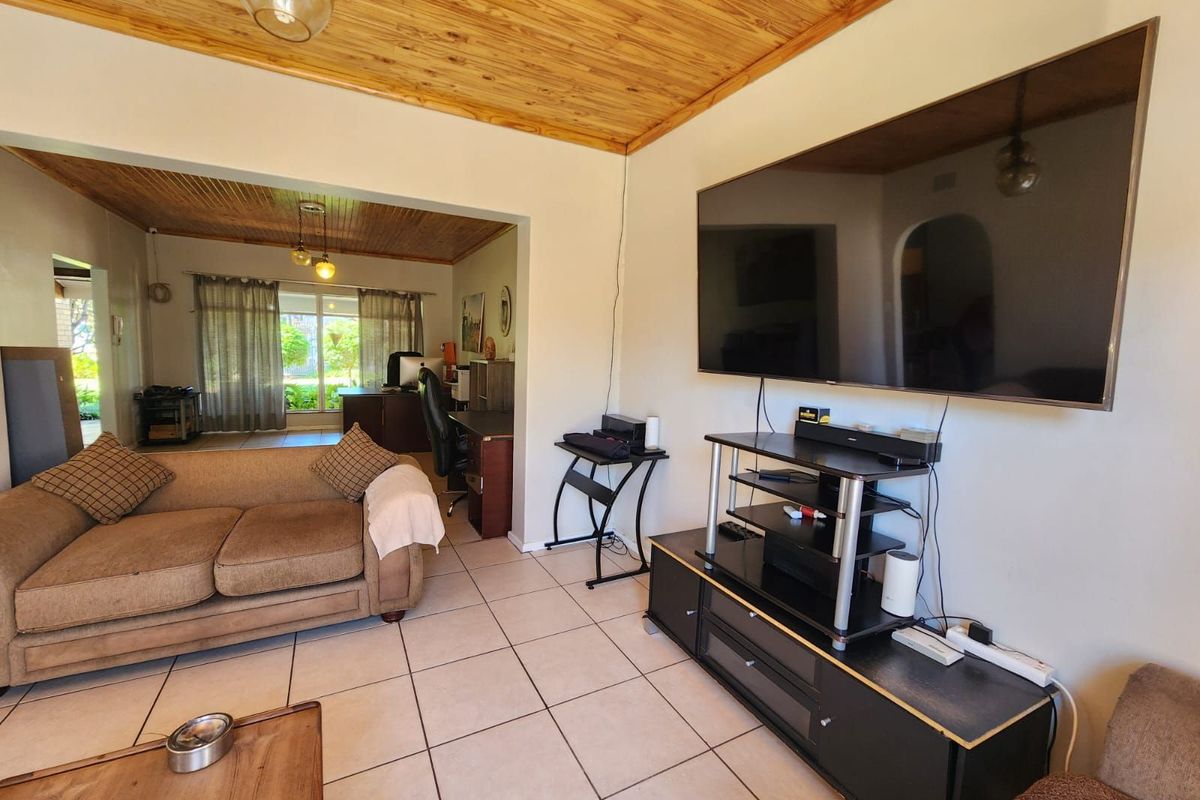 House For Sale in Heuwelsig - Photo 3