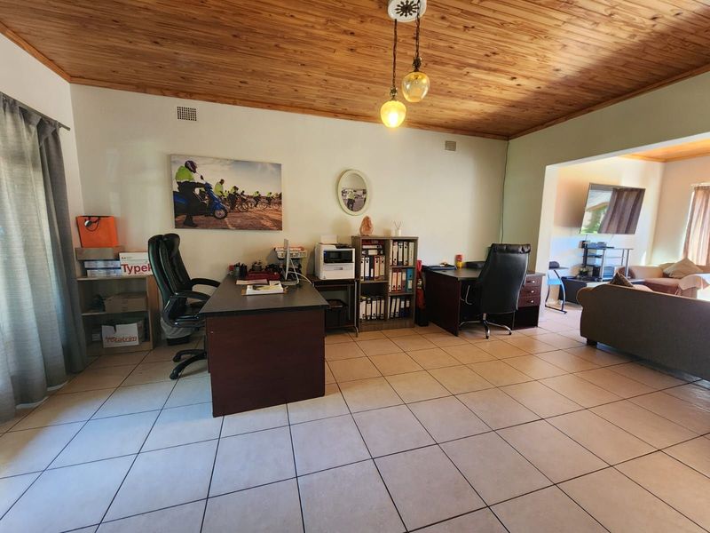 House For Sale in Heuwelsig - Photo 4