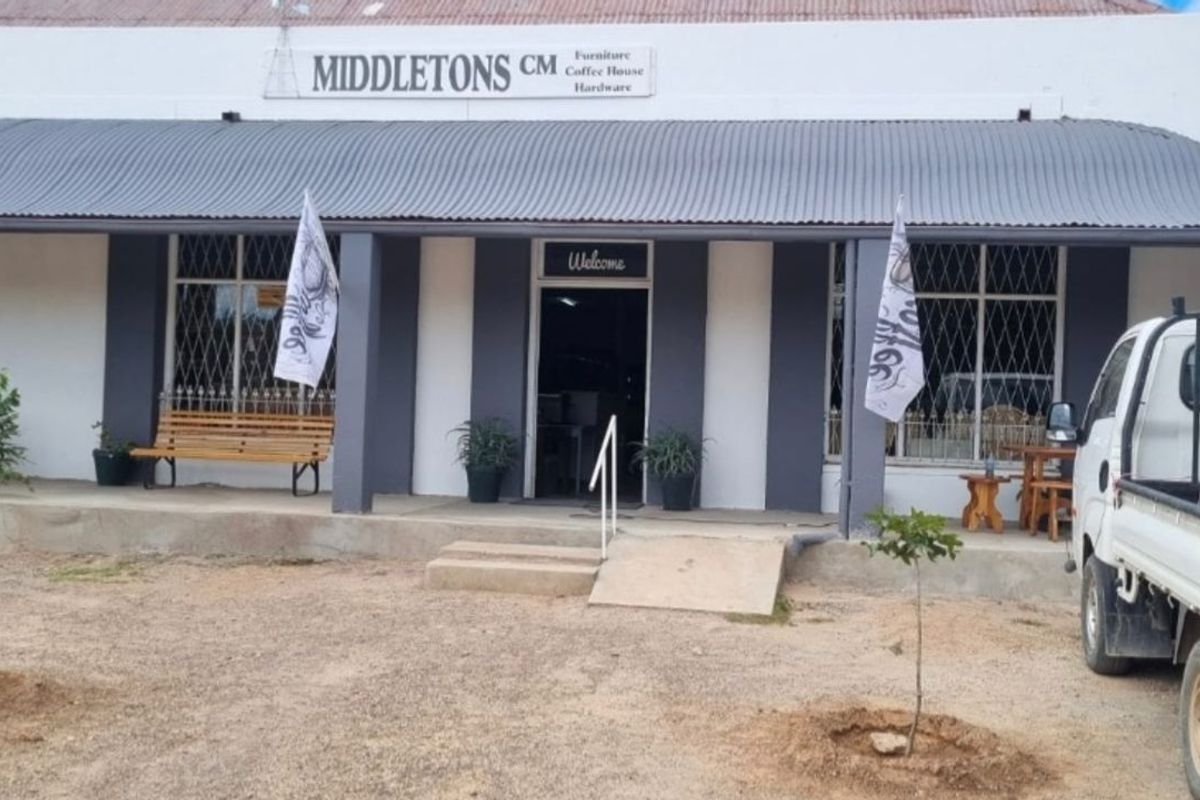 House For Sale in Steytlerville Central - Photo 2